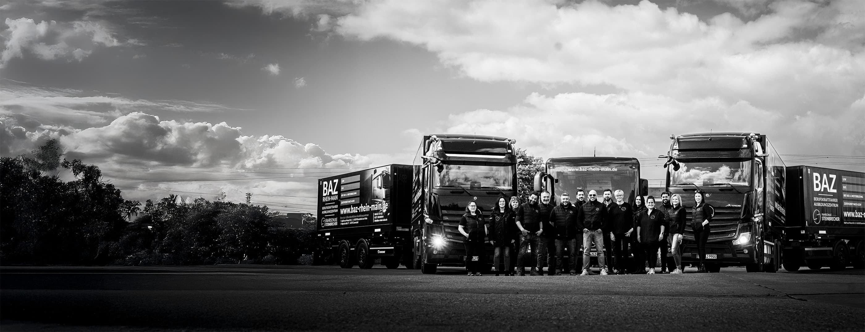 Fahrschule Steinbrecher Team Rüsselsheim - Über 40 Jahre Erfahrung in der Führerscheinausbildung mit 19 qualifizierten Mitarbeitern